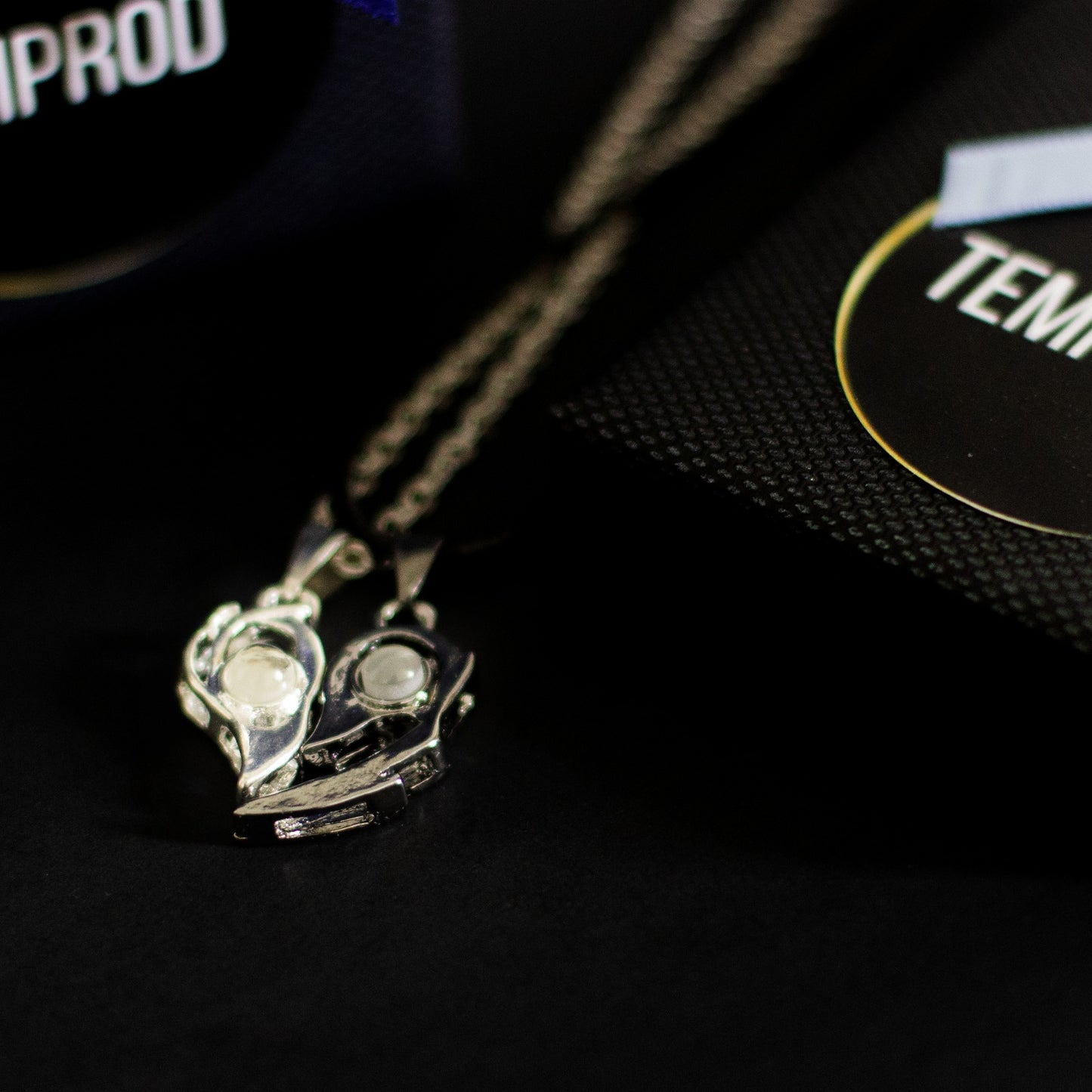 Collares Conexion Magnetica TE AMO en 100 idiomas (Ambas Cadenas Incluidas)