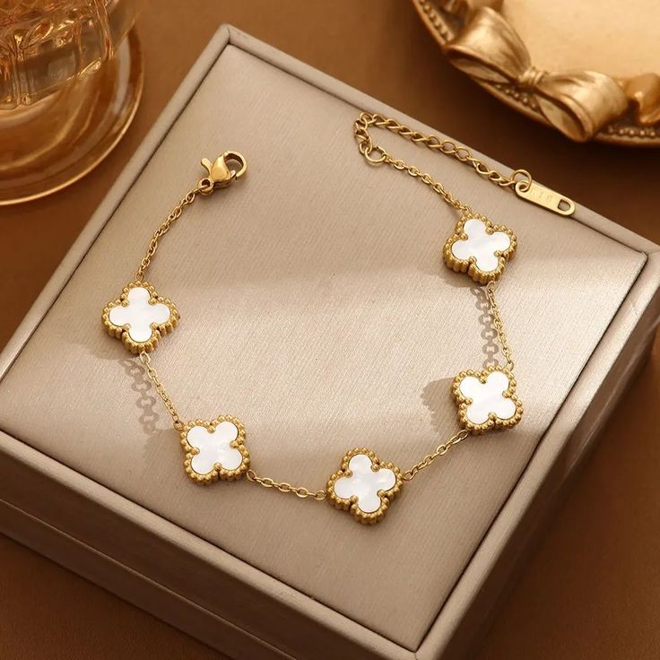 Pulsera De Trébol CON Cajita de Regalo🎁