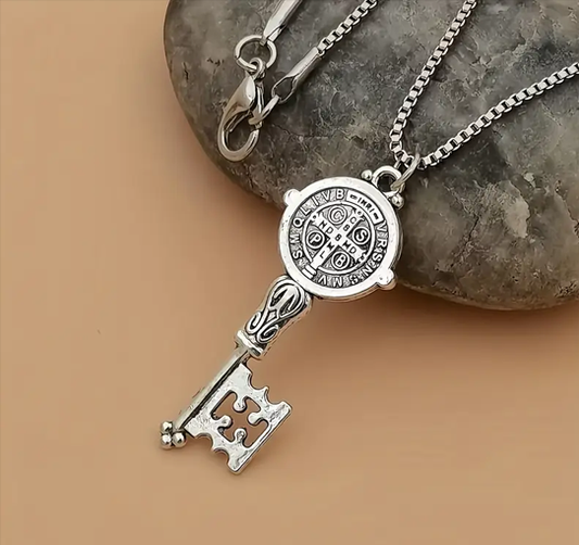 Collar Llave de San Benito con Caja de Regalo