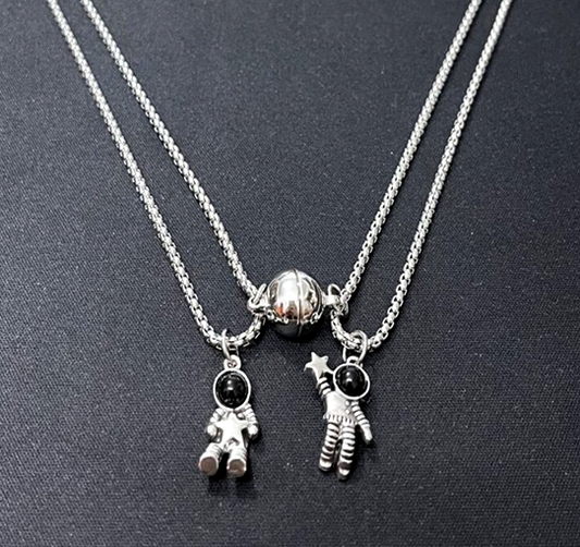 Collar Conexión Espacial CON Cajita de Regalo (Ambos Collares Incluidos)